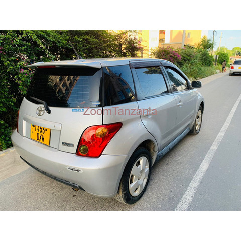Toyota ist - 2/4