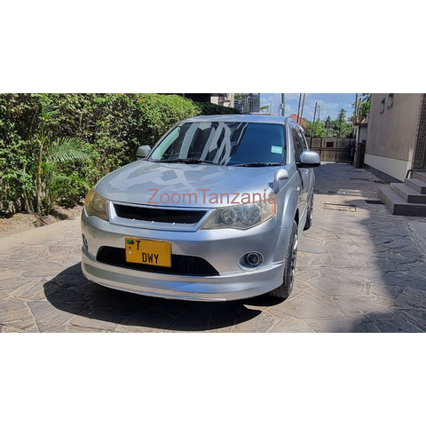 Mitsubishi Outlander - 2/4