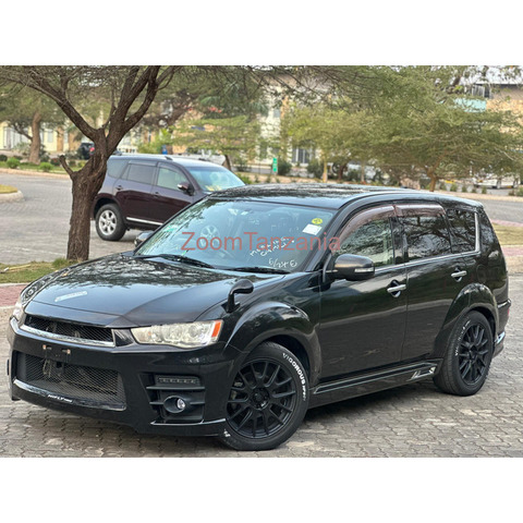 Mitsubish outlander - 1/4