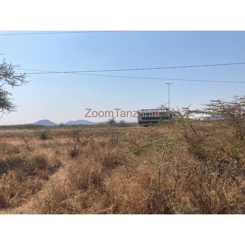 Commercial land available opposite entrance to Iringa Airport - 3/4