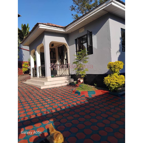 3BEDROOM HOUSE FOR RENT AT KWA MREFU,ARUSHA - 3/4