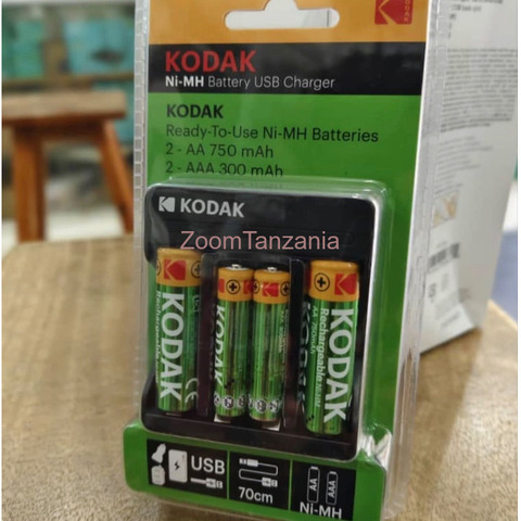 KODAK Ni-MH Battery USB Charger Ready-To-Use Ni-MH Batteries 2 - AA 750 mAh 2 - AAA 300 mAh