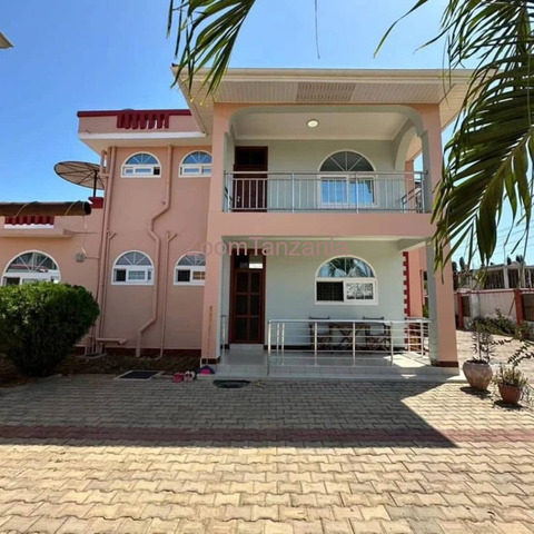 HOUSE FOR SALE MBEZIBEACH - 1/4