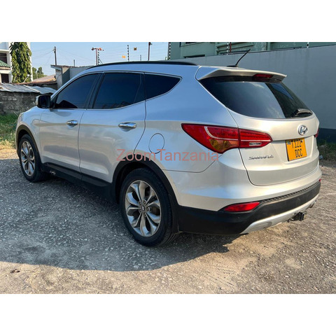 2014 Hyundai Santa Fe - 2/4
