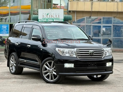 TOYOTA LANDCRUISER LC200 - 2/4