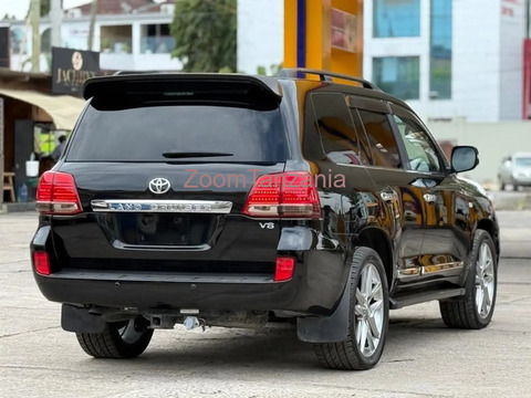 TOYOTA LANDCRUISER LC200 - 4/4