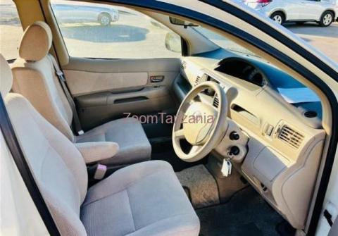 Toyota Raum Model CBA-NCZ20 - 3/6