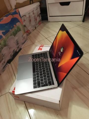 Apple MacBook Pro 2017 Touchbar core i5 Ram 16GB SSD 512GB - 2/4
