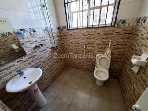 3BEDROOM HOUSE FOR RENT IN NJIRO - 2/4