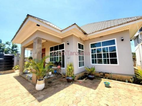 3BEDROOM HOUSE FOR RENT IN NJIRO - 3/4