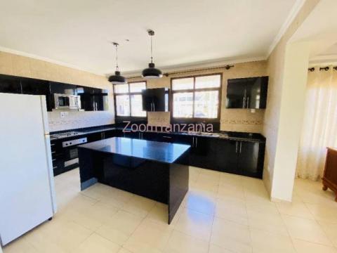 *Un Furnished Villa for rent in Toure Drive - Oysterbay *There are 6 Villas in one compound*  -4 bed - 4/6