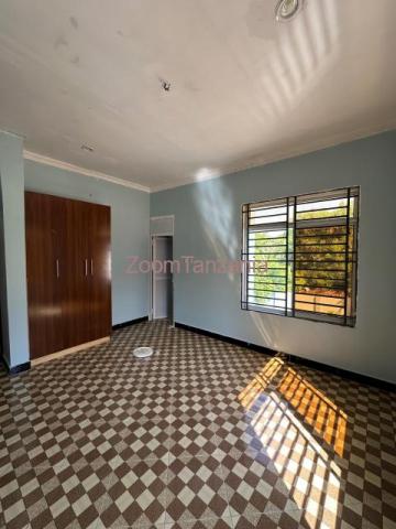 APARTMENT FOR RENT - 3/6
