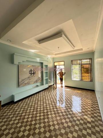 APARTMENT FOR RENT - 5/6