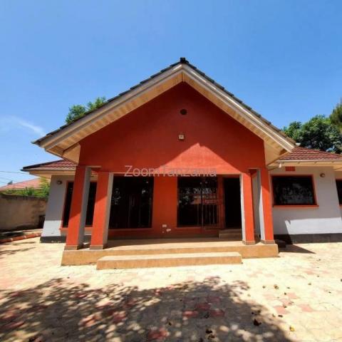4BEDROOM HOUSE FOR RENT IN NJIRO-ARUSHA-TANZANIA - 2/4