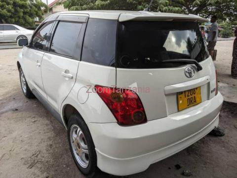 Toyota Ist - 1/5