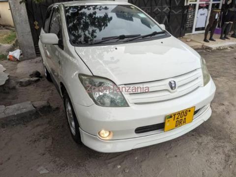 Toyota Ist - 4/5