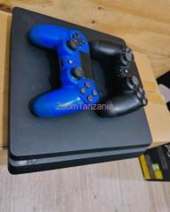 Playstation 4 Slim