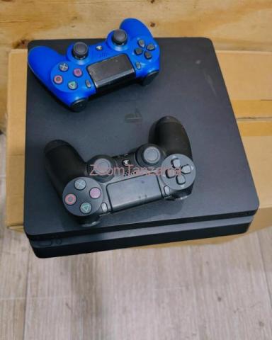 Playstation 4 Slim - 2/2