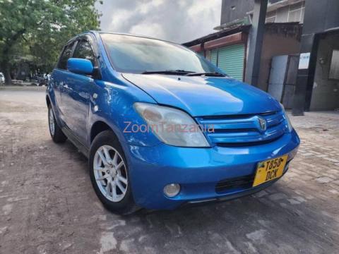 Toyota ist - 2/6