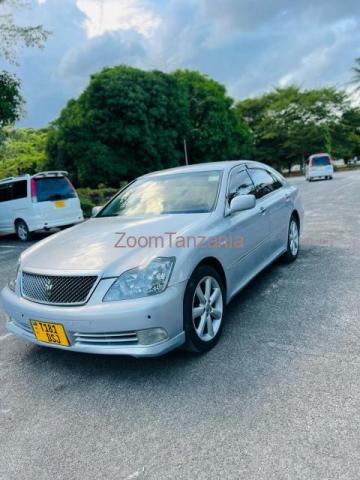 Toyota Crown athlete - 3/5