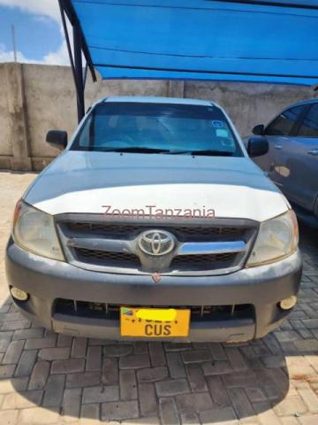 Hilux single cabin pickup - 2/4