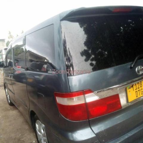 Toyota Alphard - 1/5