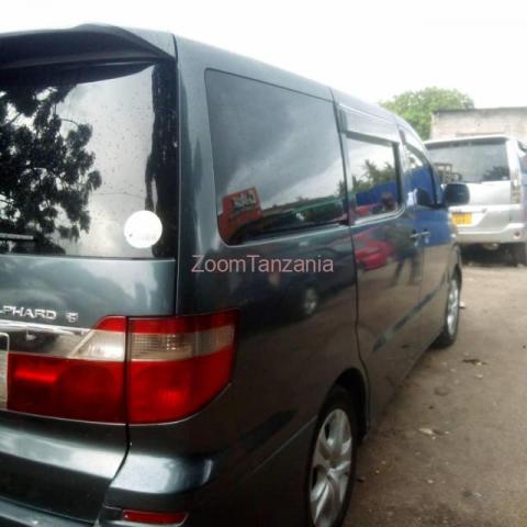 Toyota Alphard - 4/5