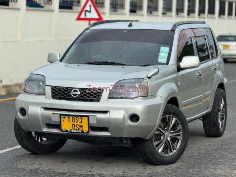 X Trail.     2004 - 2/6