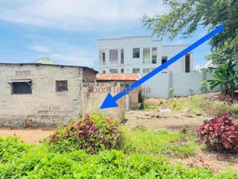 eneo linauzwa pasiansi ( kiwanja cha tatu kutoka airport road ) - 1/3
