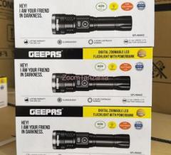 GEEPAS DIGITAL ZOOMABLE TORCH with POWERBANK