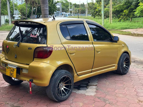 TOYOTA VITZ RS - 4/6
