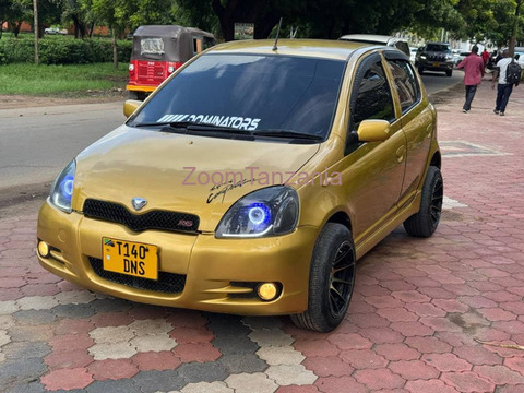 TOYOTA VITZ RS - 6/6