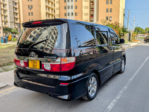 Toyota Alphard - 1/6