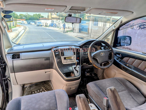 Toyota Alphard - 4/6