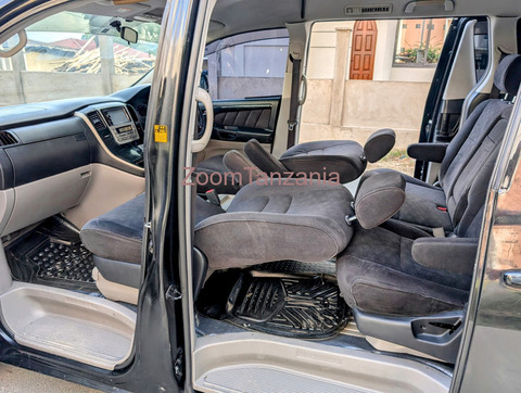Toyota Alphard - 5/6