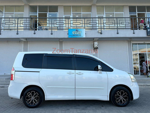 Toyota Noah New model - 6/6