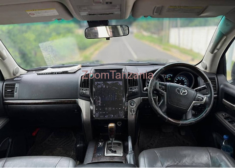 Toyota Landcruiser V8 - 2/6