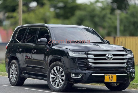 Toyota Landcruiser V8 - 4/6