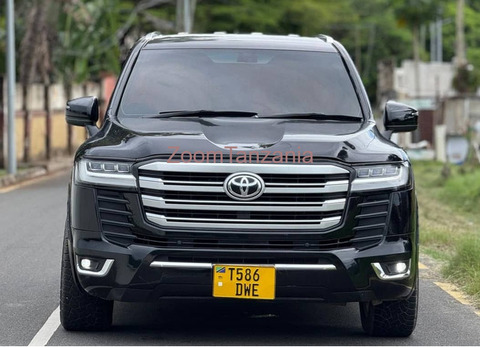 Toyota Landcruiser V8 - 5/6