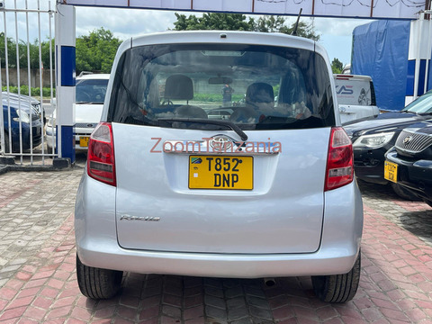 Toyota Ractis - 3/5