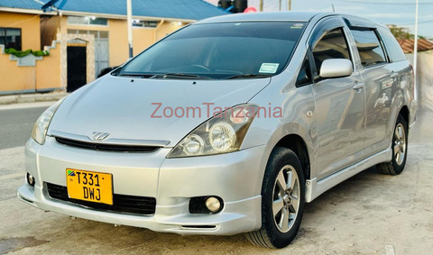 Toyota Wish - 2/6