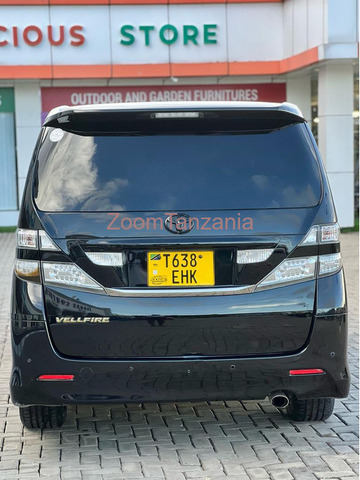 Toyota Vellfire - 4/6