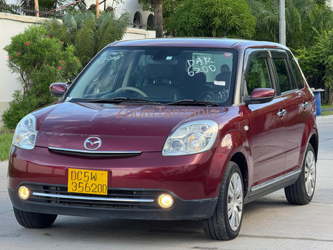 Mazda. Verisa.     2011 - 3/6