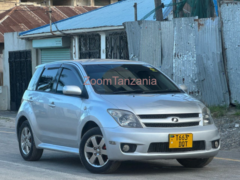 Toyota Ist - 2/6
