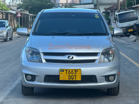 Toyota Ist - 5/6