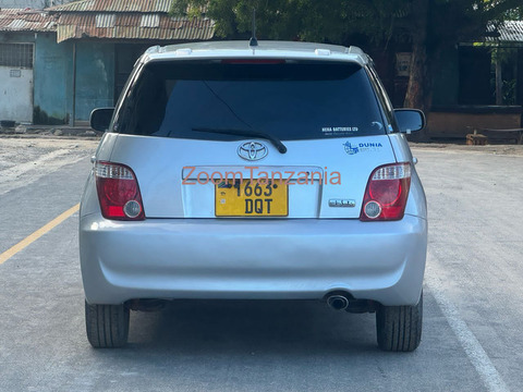 Toyota Ist - 6/6