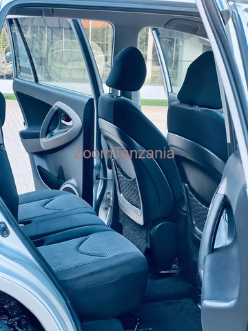 Toyota Rav4 Miss Tanzania - 2/6