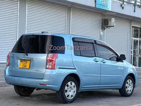 Toyota Raum - 2/6