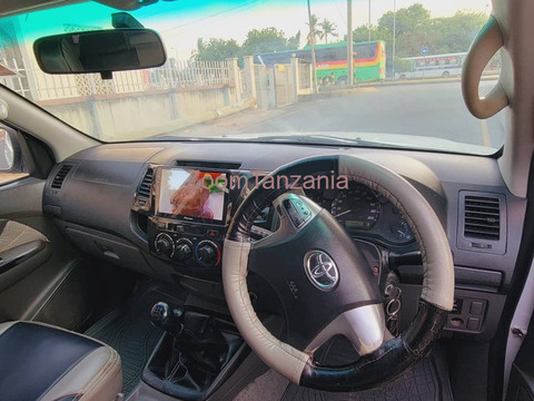 Toyota Hilux Vigo Double Cabin - 6/6