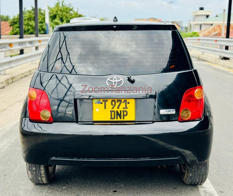 Toyota Ist - 3/6